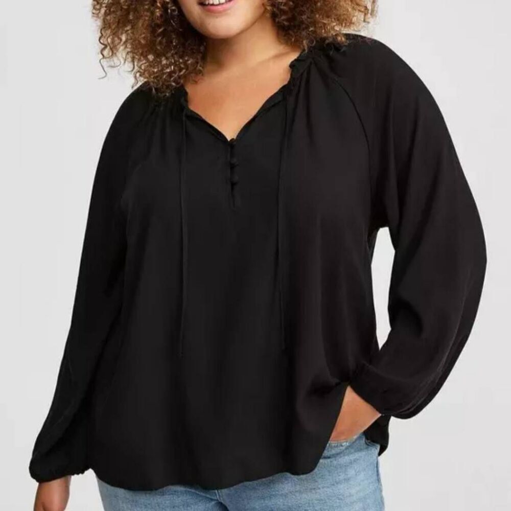 NWT Torrid Plus Size 2X 18-20 Black Challis Front Tie Blouse